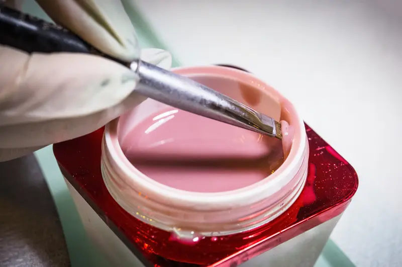 ג'ל, אקריל או פוליג'ל - איך לבחור את חומר הבנייה המתאים?